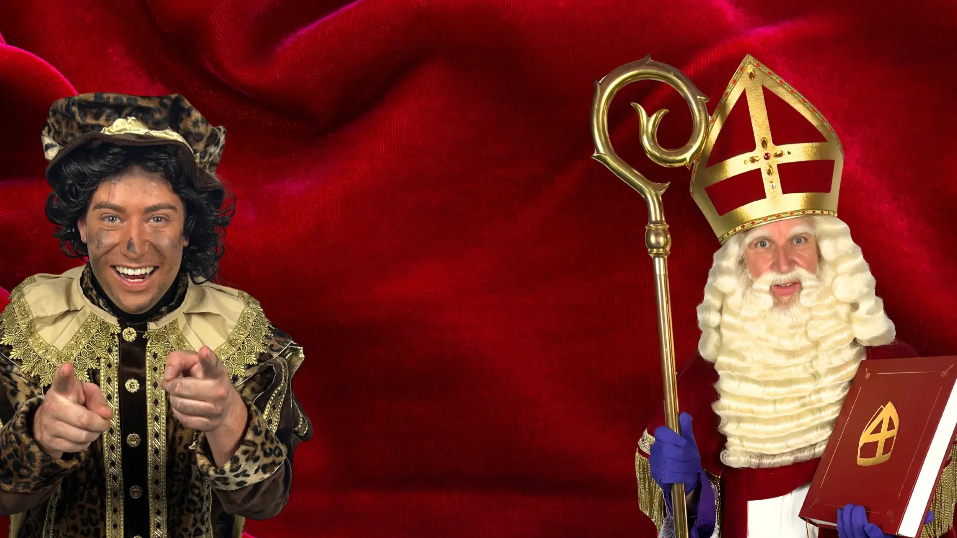 Panter Piet en Sinterklaas van Sinterklaas010 voor een rood fluwelen doek